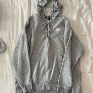 Nike Women’s pull over hoodie